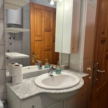 Grand Apartment *